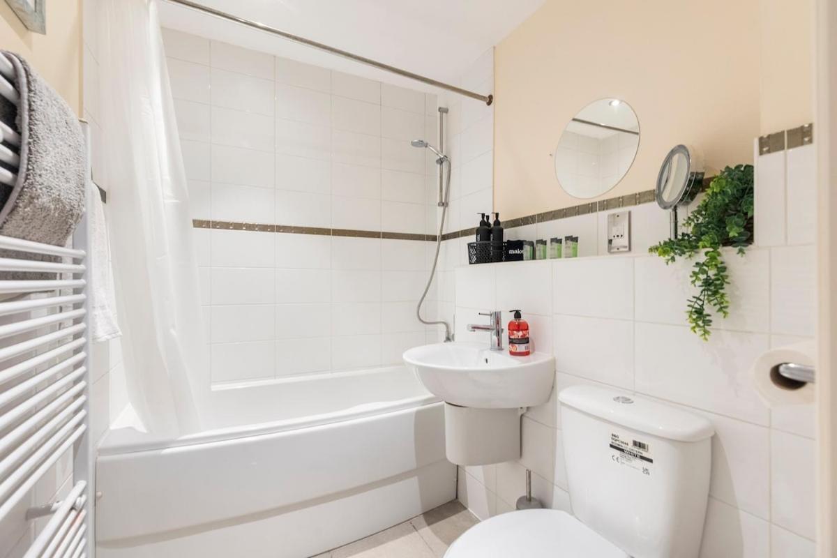 Apartment Ctr Free Parking Perfect For Contractors Swindon