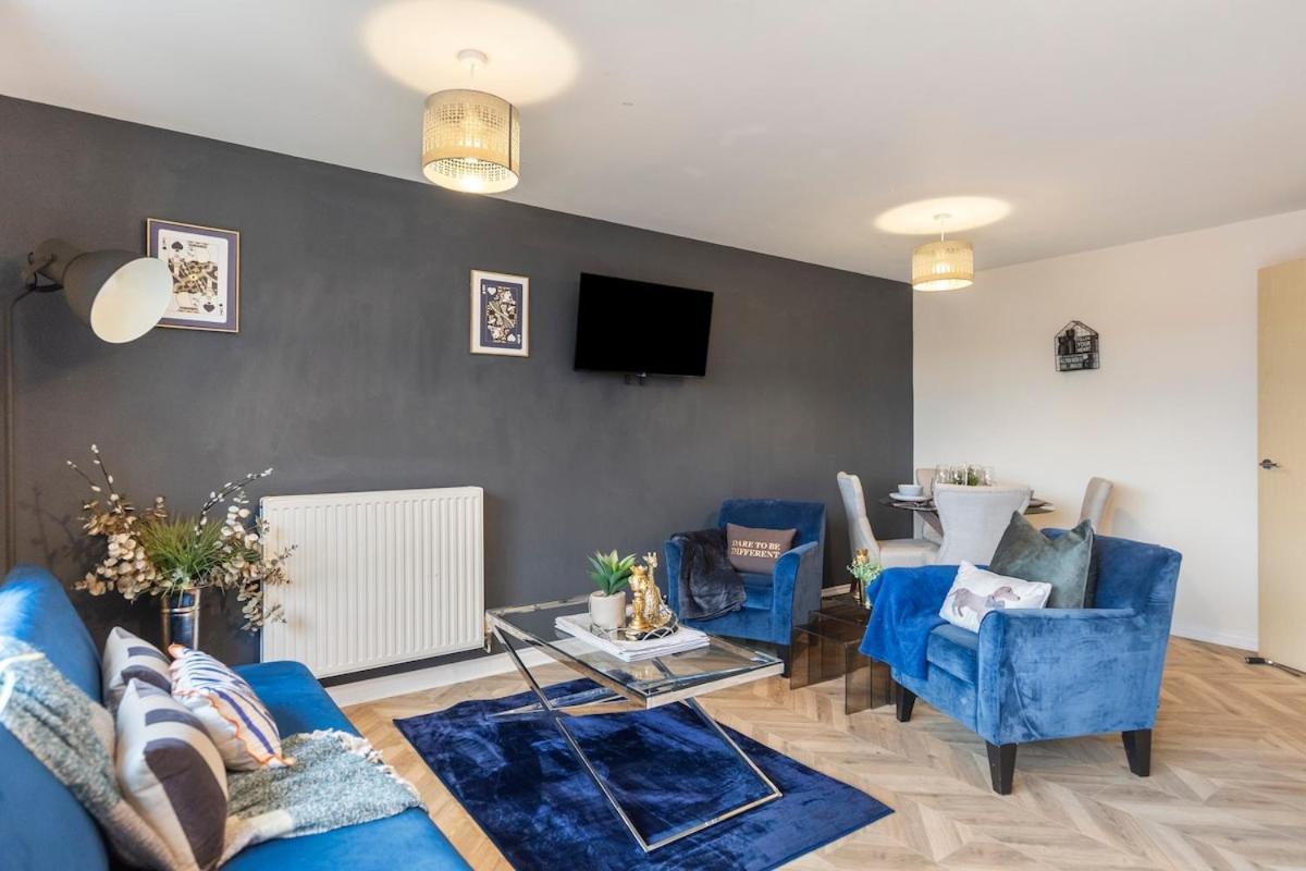 Ctr Free Parking Perfect For Contractors Apartment Swindon